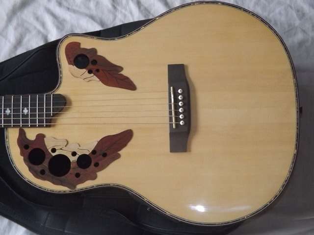 Guitarra roundback tipo ovation marca Marwell