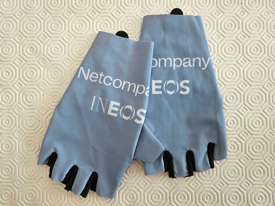Luvas Ineos Netcompany Tam. M *novas*