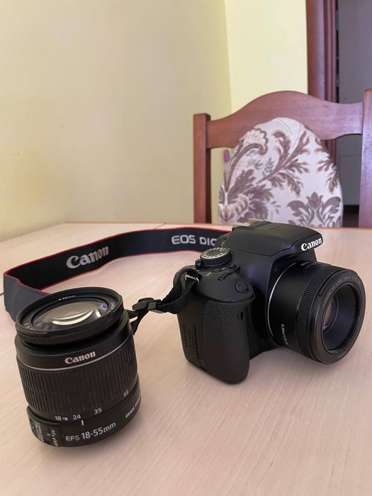 Canon 600 D з двома обʼєктивами