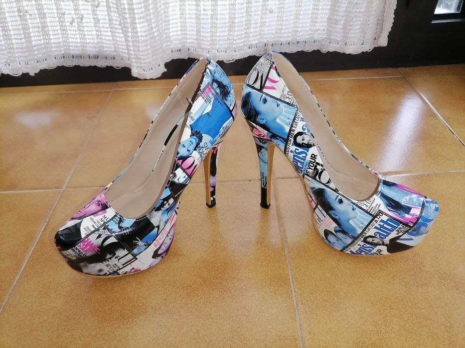 Sapato de tacão alto