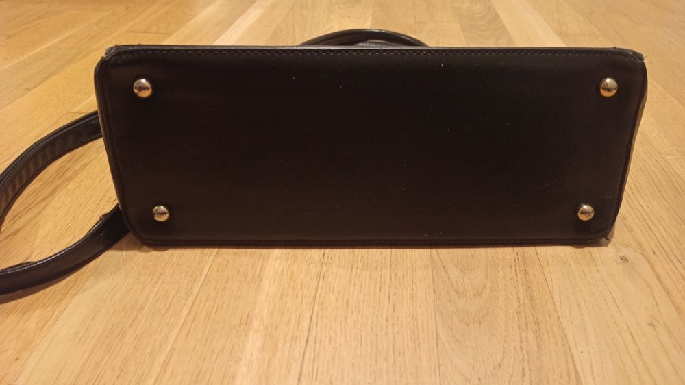 Czarna torebka David Jones