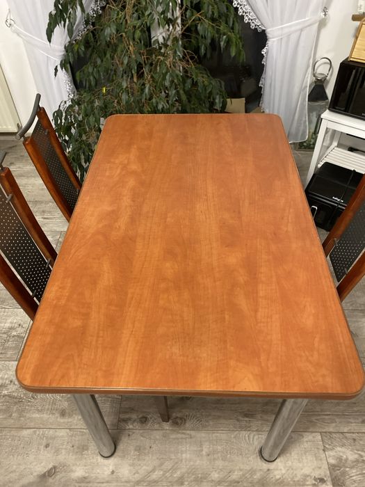 Stół z 6 krzesłami