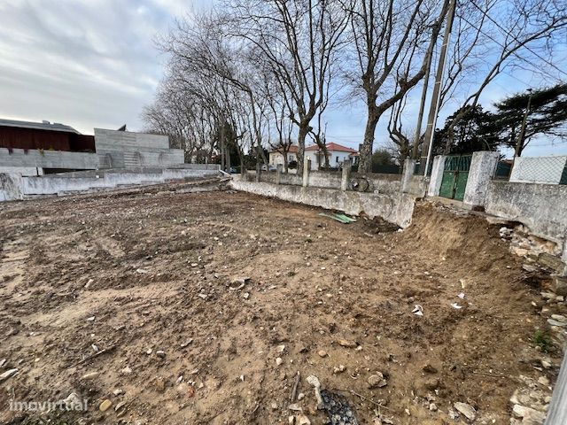 Terreno Miramar Gaia  Construção  Moradia T5  4 Frentes  750 m  Praia