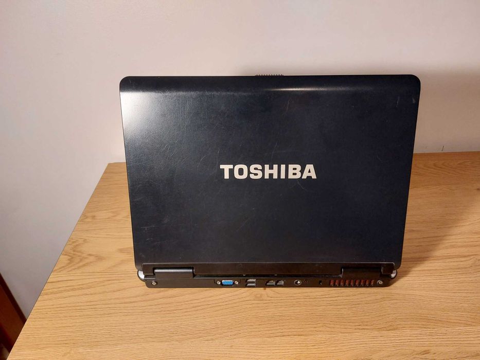 Portátil Toshiba L40-18L