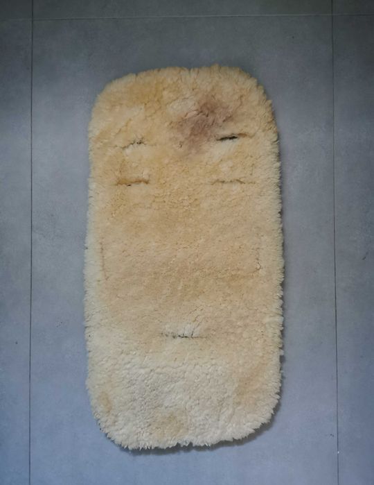 Jagnięca skóra do wozka