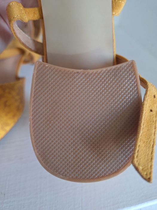 Sandálias de verão com salto