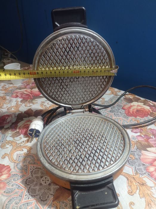 Продам электро вафельница