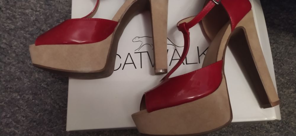 Nowe szpilki na platformie Catwalk r. 38