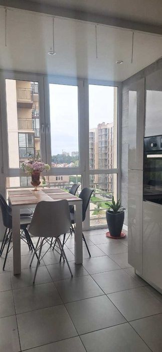 Продаж  4х.кімн. квартири 132м²   вул.Метрологічна ФЕОФАНІЯ