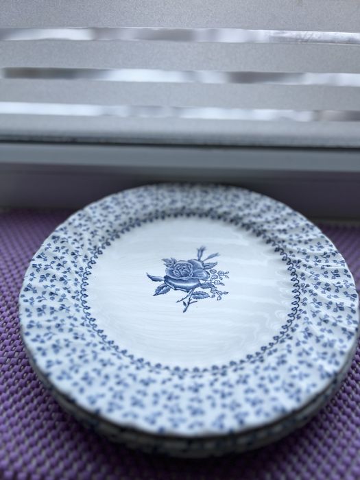 Английские тарелки Royal Victoria Rose Bouquet, 22 см (4 шт)