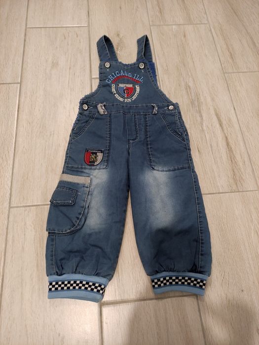 Продам джинсовый комбинезон на рост 86