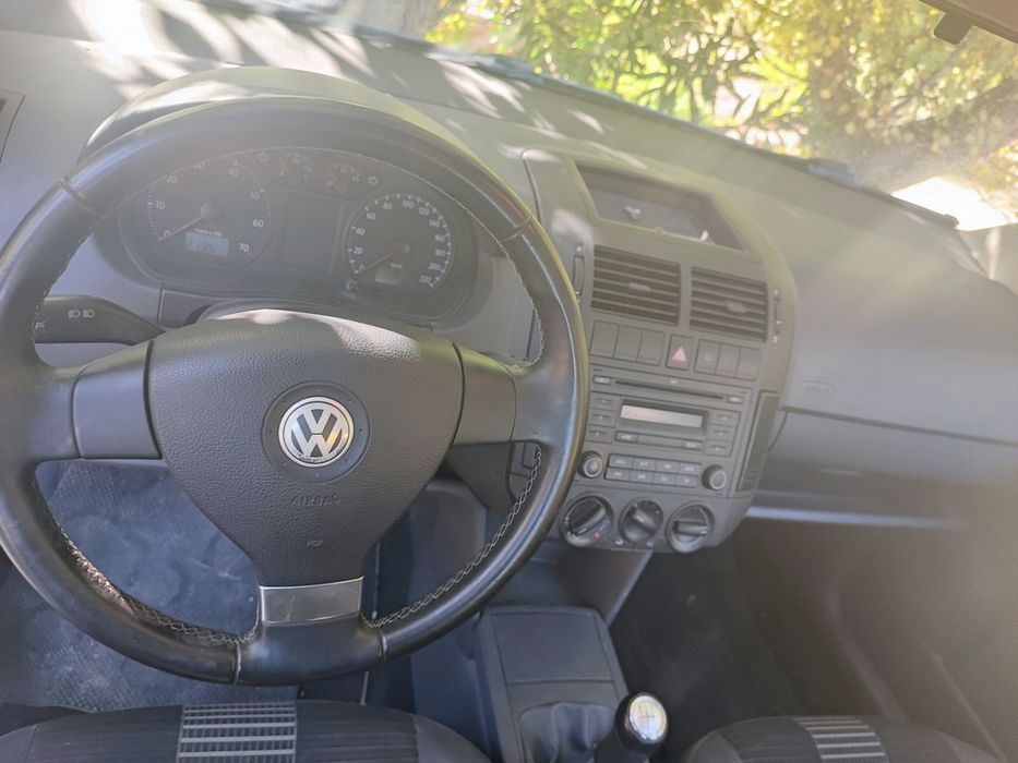 VW polo live 1.2 Gasolina - 5 lugares - isofix