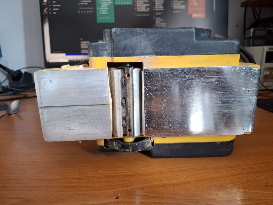 Strug einhell beh-900