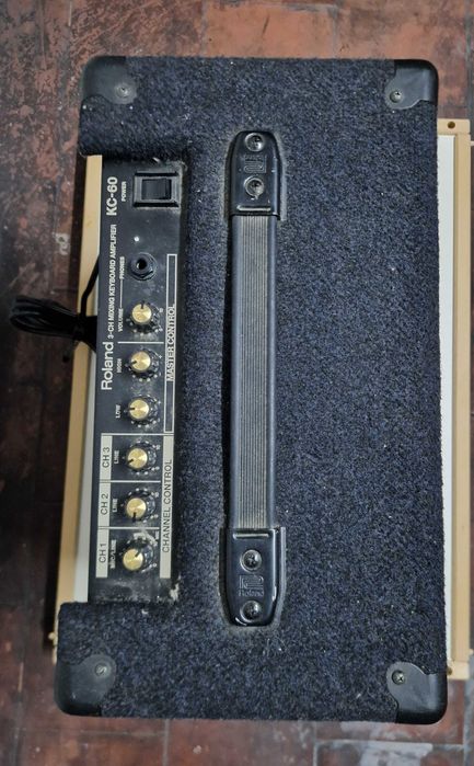 Amplificado Roland KC-60