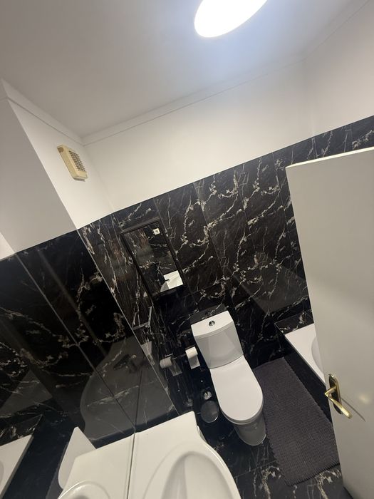 Quarto com 2 camas, tv e frigorifico  em Odivelas