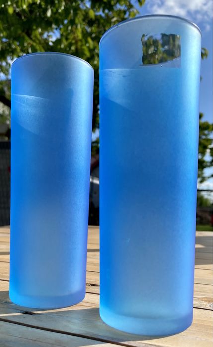 Dwie wysokie szklanki