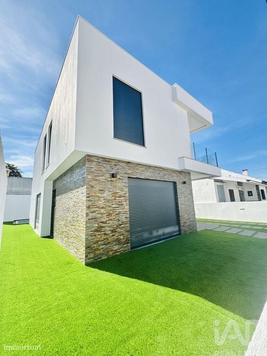 Casa / Villa em Amora de 160,00 m2