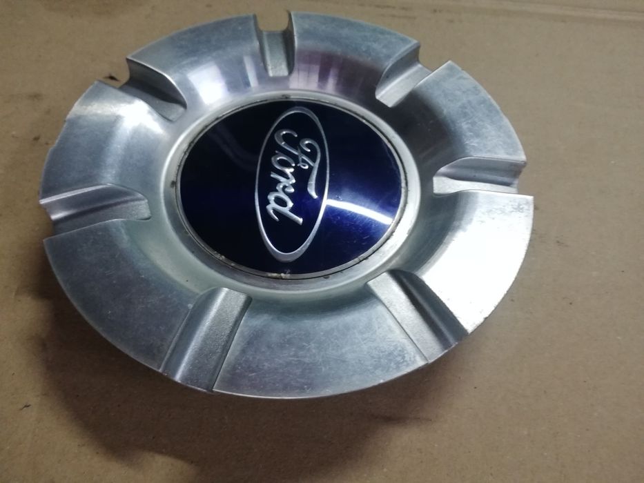 Dekiel kapsel zaślepka alufelgi śrub szpilek Ford C-max mk1 16 cali