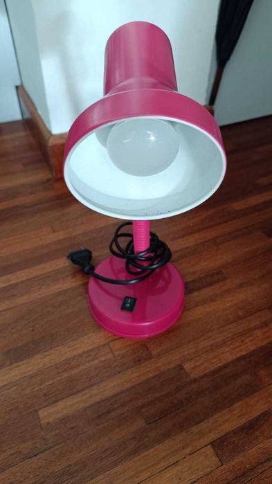 Lampka biurowa różowa