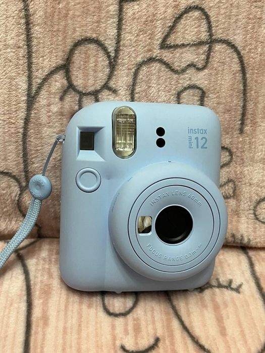 Продам Instax Mini 12