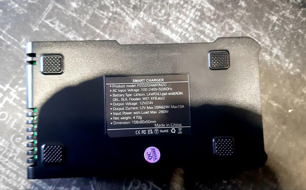 Зарядное устройство,зарядний пристрій для автомобиля 20А,12/24vHTRCР20