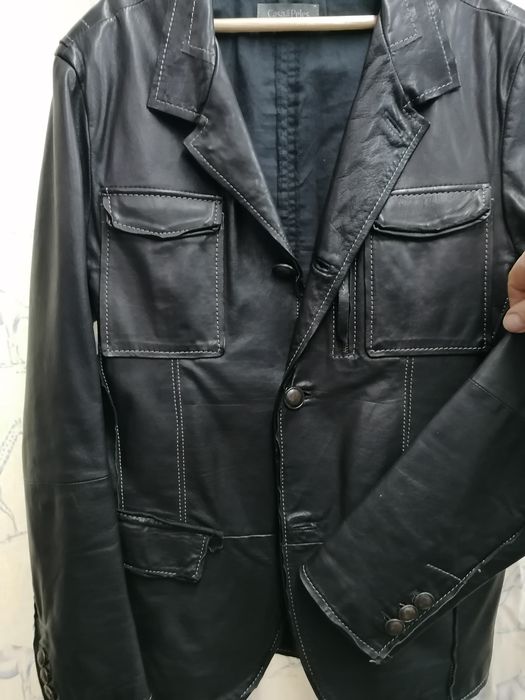 2 Casacos blaser t. M novos  o couro e macio para desocupar
