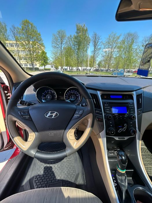 Hyundai Sonata 2012