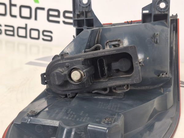 Farol Traseiro Direito BMW Serie 2 F46