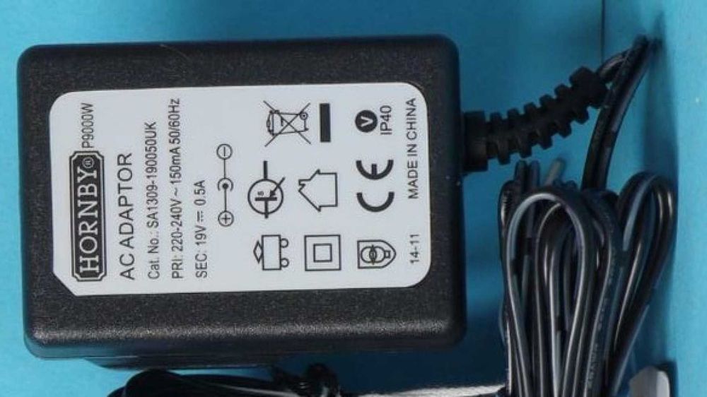 Zasilacz Hornby 19V wtyczka UK