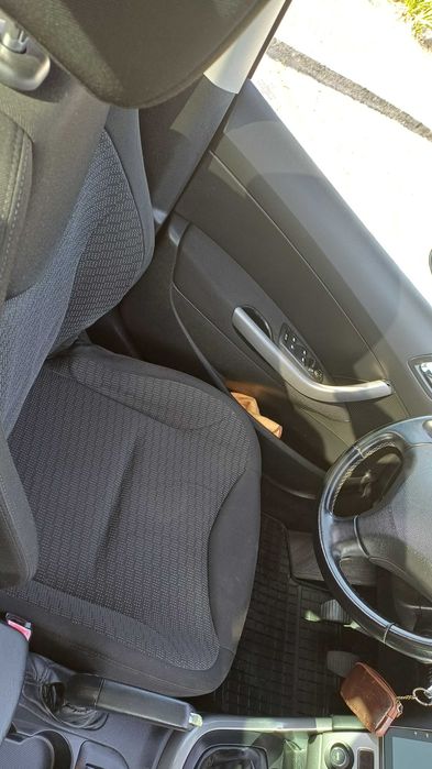 Peugeot 308 SW — fotografia 12