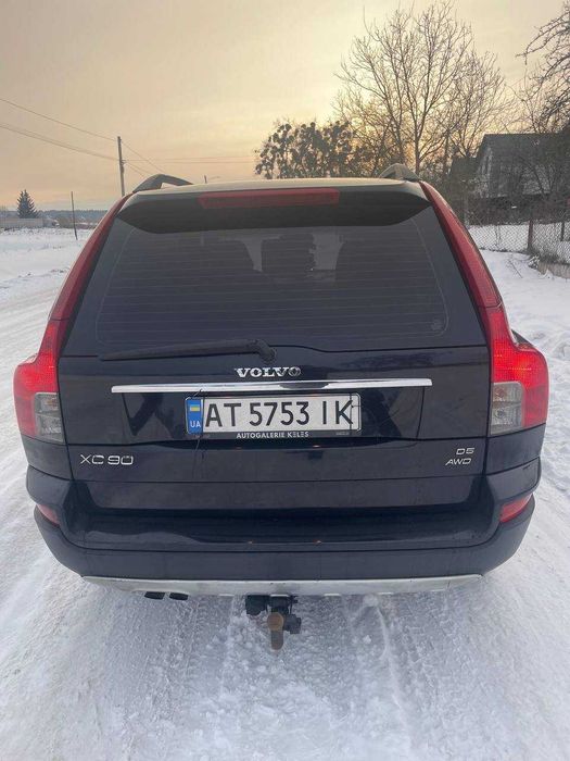Автомобіль Volvo XC 90