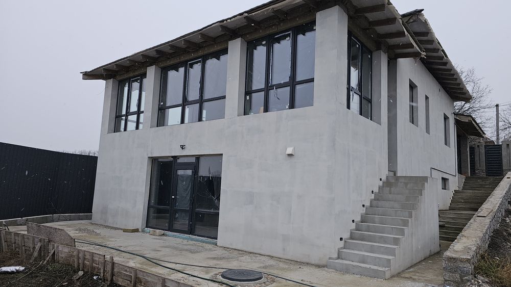 Продам новий елітний будинок Вільне біля Ліани