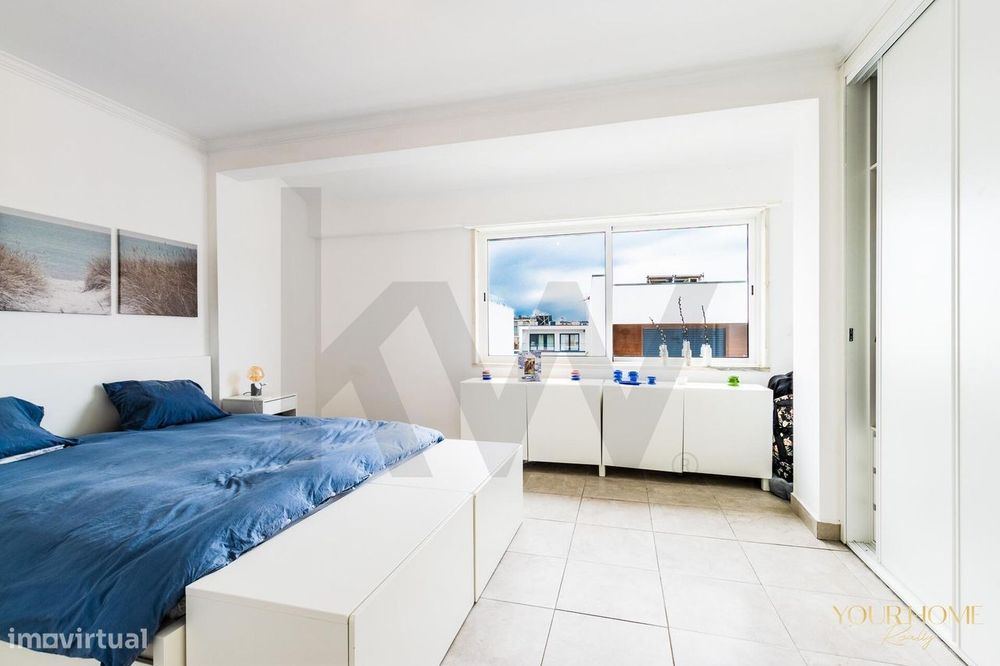 Carcavelos | Moradia com 4 quartos, piscina aquecida e agradável espaç