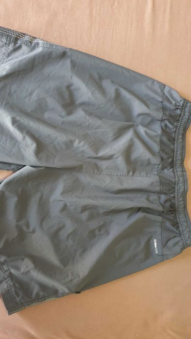 Спортивные шорты Adidas