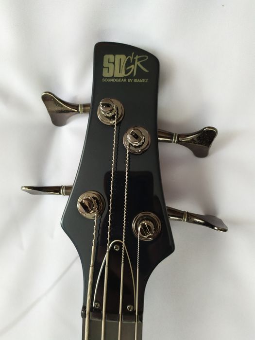 Бас-гітара Ibanez SR1000E