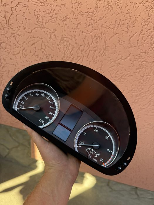 Щиток приборка під мультируль vito 639 viano