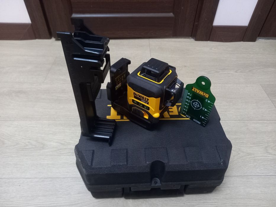 Лазер DeWalt DCLE34031