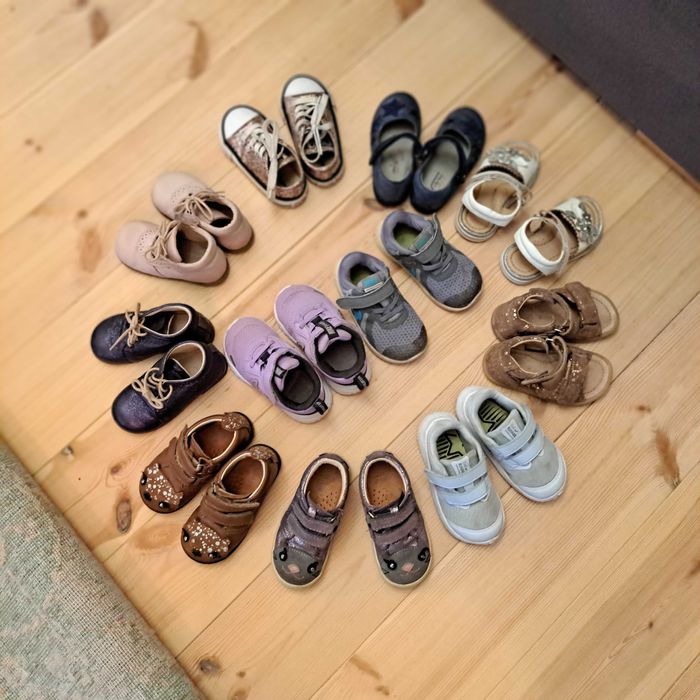 22 Adidaski Nike szare dla chlopca lub dziewczynki.