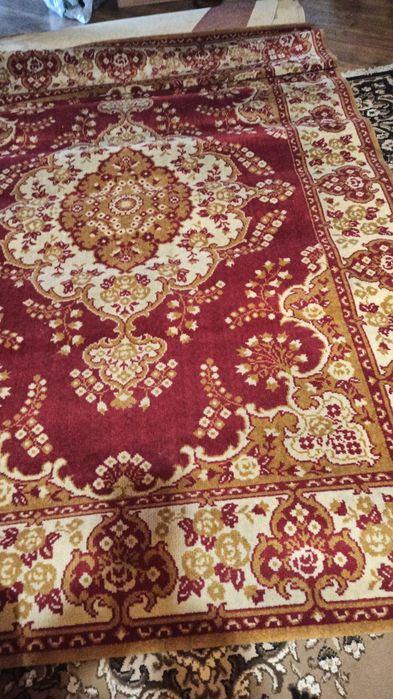 продам килими  б/в гарний стан 2/3