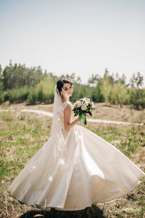 Свадебное платье цвета айвори