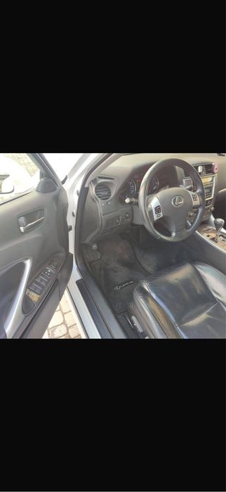 Lexus is250 awd (2012)
