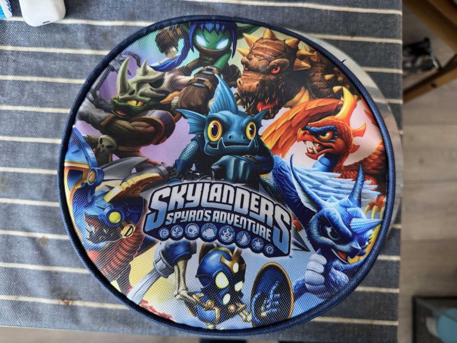 Skylanders xbox 360 pokrowiec plus figurki