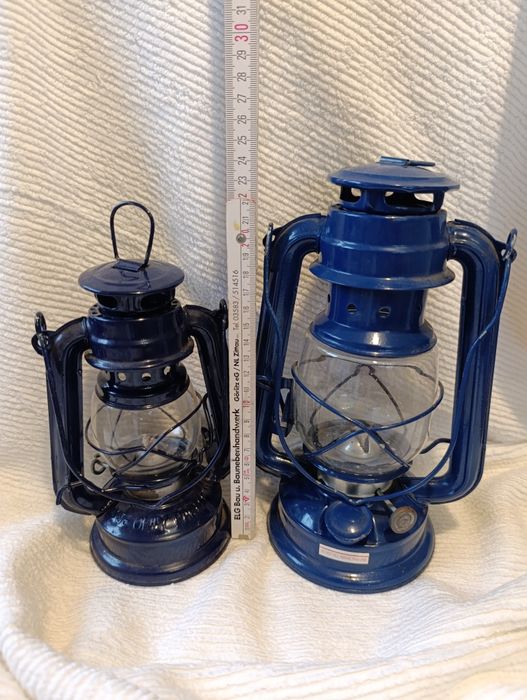 Lampki naftowe granatowe