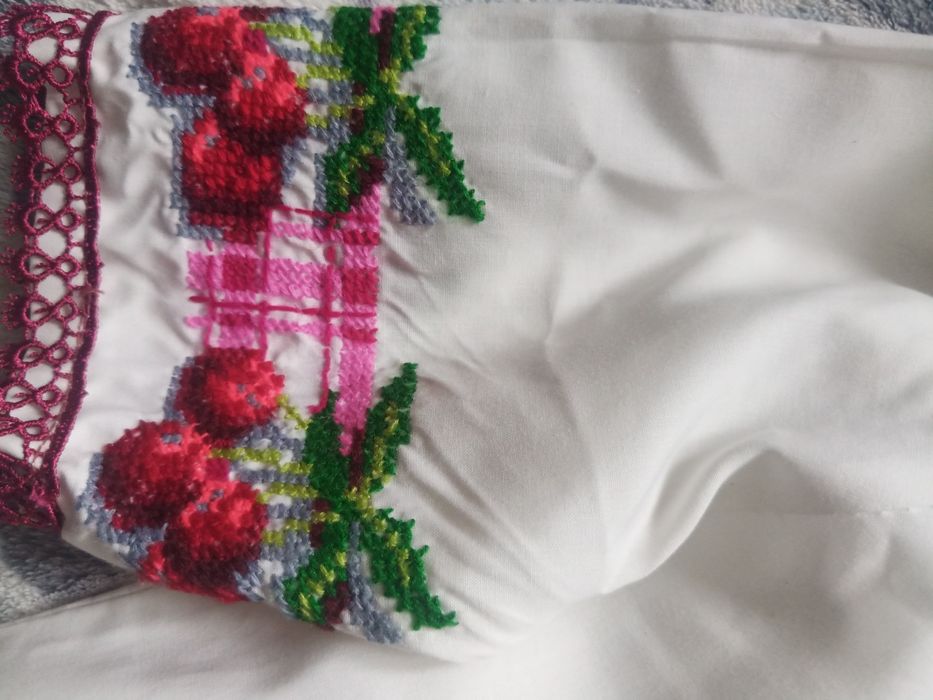 Вишите платтячко