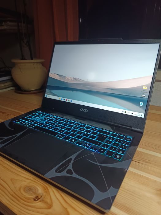 Portátil gaming  Cyborg 15 RTX 5060