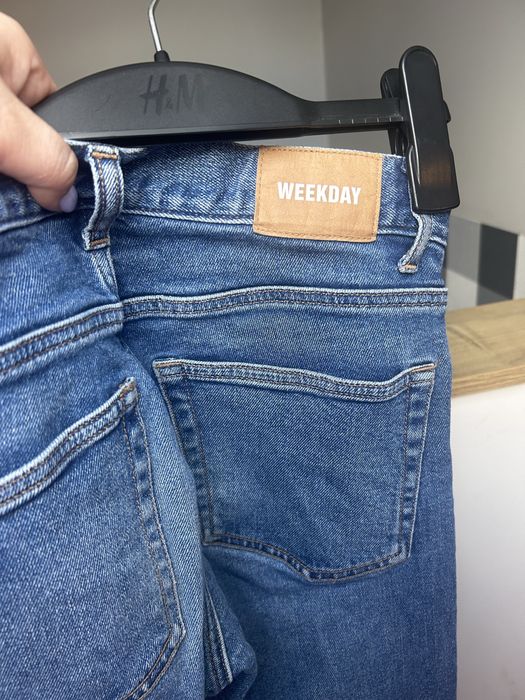 Spodnie jeansy Weekday M 38
