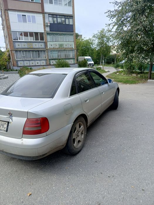 Продаєця автомобіль ауді А4 б5   2.5 тді