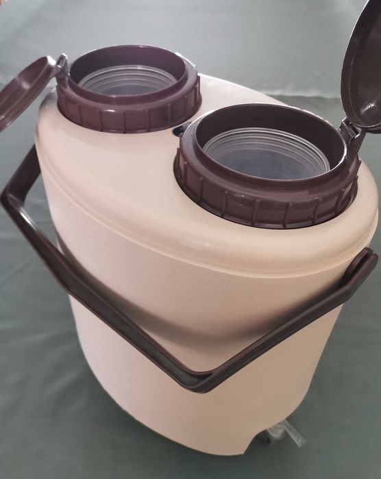 Termo duplo grande, marca Thermolympic