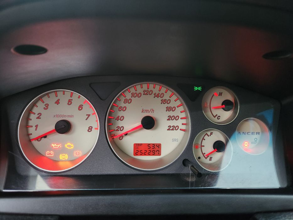 Mitsubishi LANCER 9
