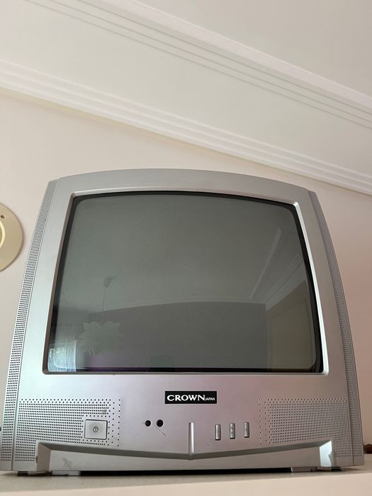 Televisão da marca Crown